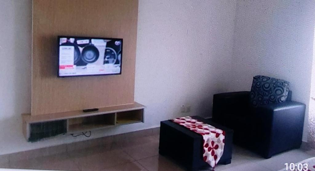 TV a/nebo společenská místnost v ubytování The Viana Apartment 1