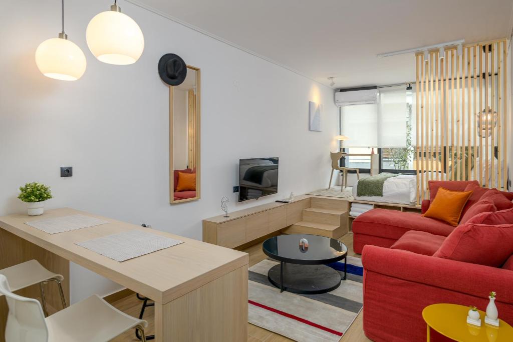 MadaM Apartments - elegant, cozy, comfortable, central - Deluxe King Studio