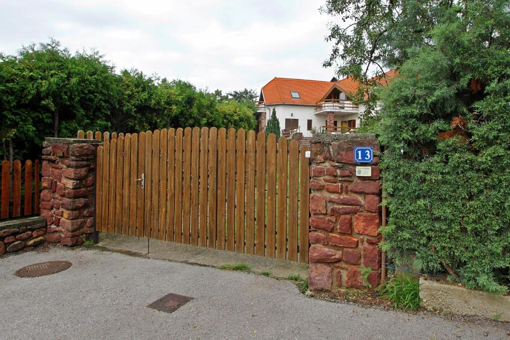 Budova, kde se aparthotel nachází