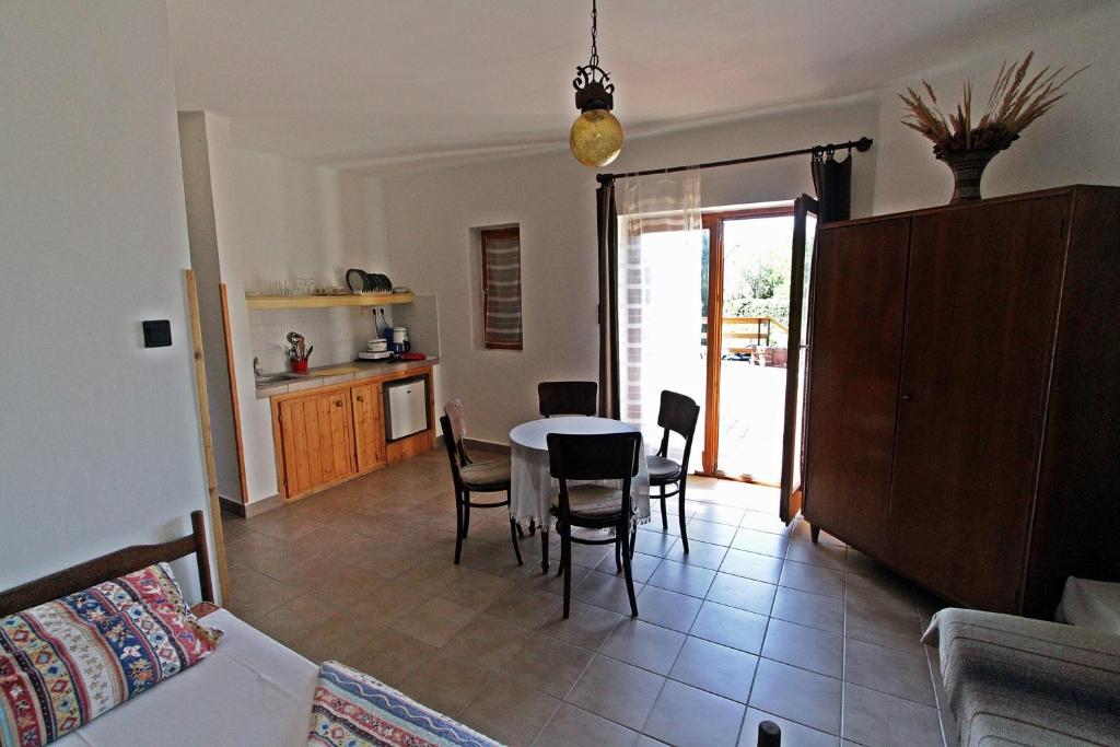 Kuchyň nebo kuchyňský kout v ubytování Vöröskő apartmanház