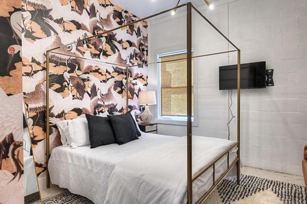 THe Oleander Hotel Room Number 4 - отзывы и видео