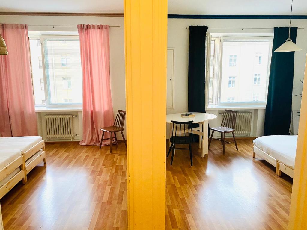 Fotografie z fotogalerie ubytování Respectful and peaceful with two bedrooms v Helsinkách