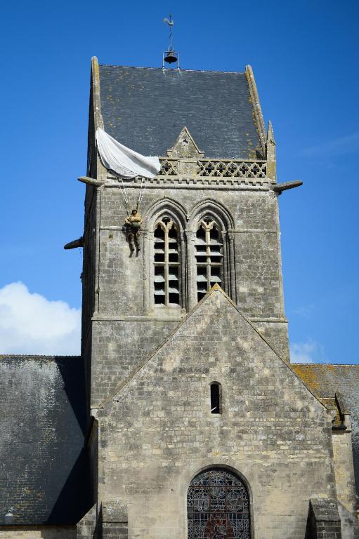 Fotografie z fotogalerie ubytování Logis Hôtel Restaurant Le Sainte Mere v destinaci Sainte-Mère-Église