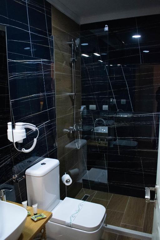 Koupelna v ubytování Te Kalaja Rooms