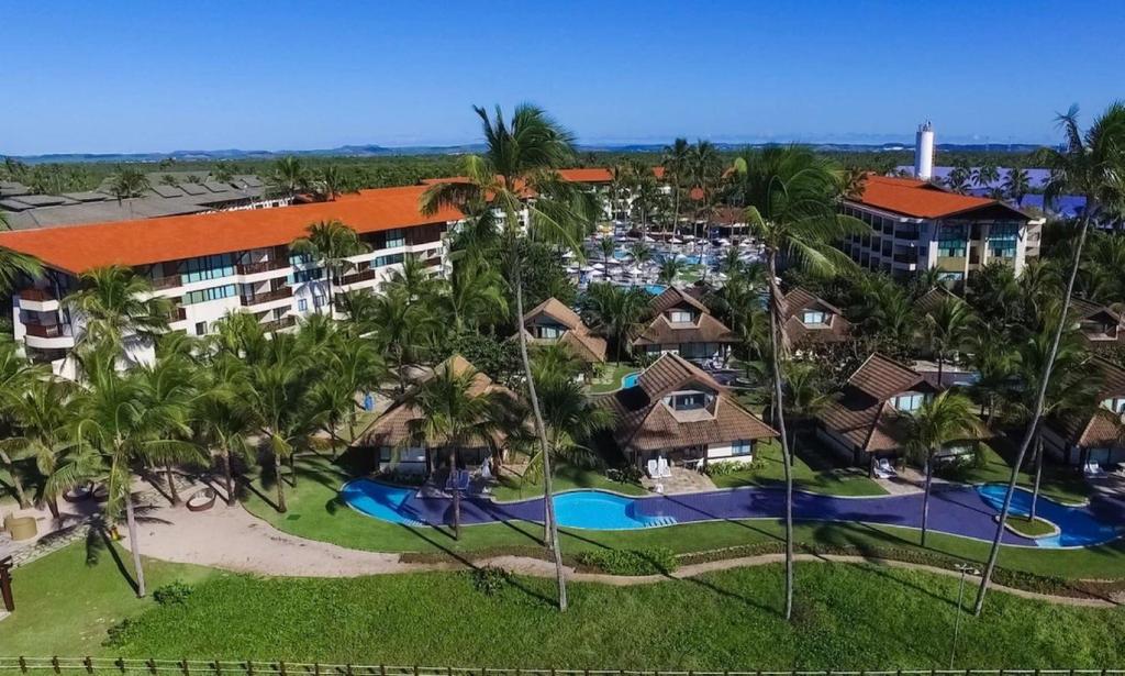 - une vue aérienne sur un complexe dans l'établissement Suíte na beira-mar do Resort Marulhos Muro Alto Porto Galinhas, à Porto de Galinhas
