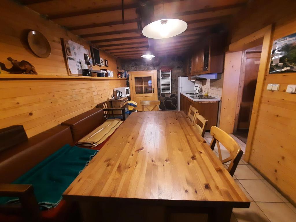Kuchyň nebo kuchyňský kout v ubytování Chalupa U Kurišky