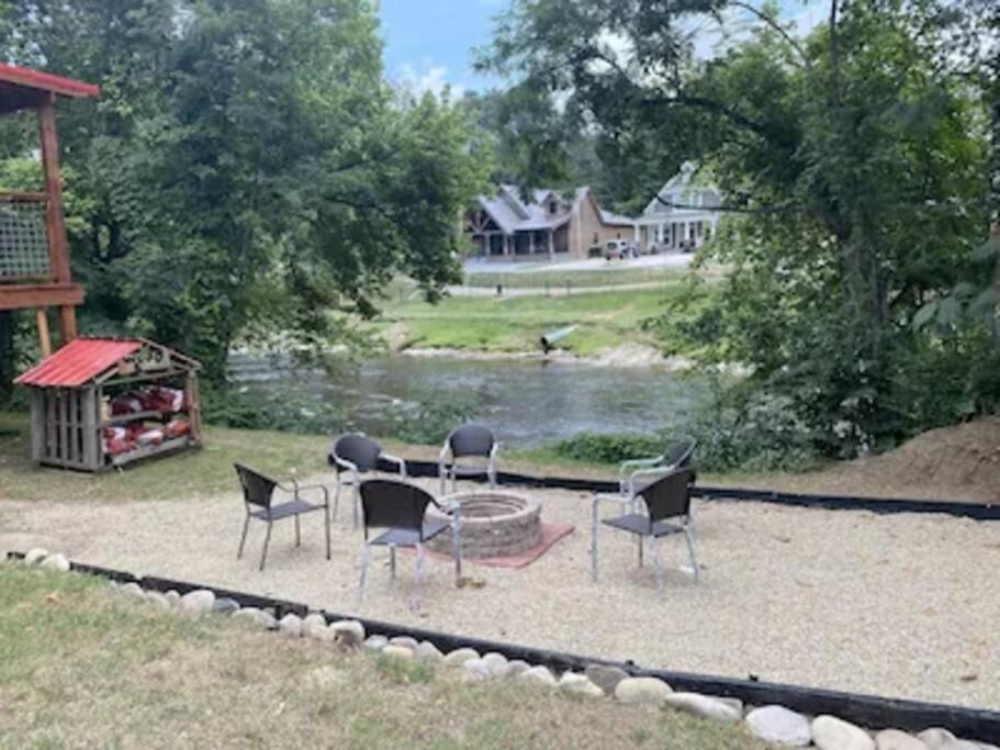 Gallery image of Big Bear River House, Outdoor Grill, River Access, 3 Beds in Pigeon Forge