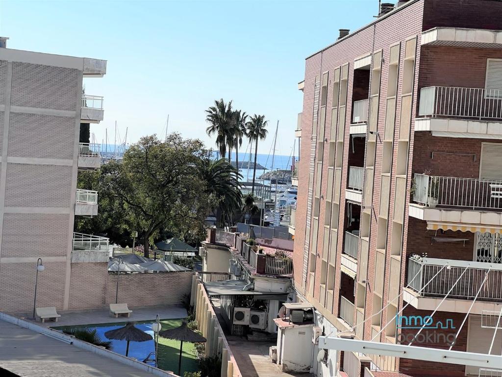 Eden Mar cambrils,climatizado, parking , wifi y playa ...