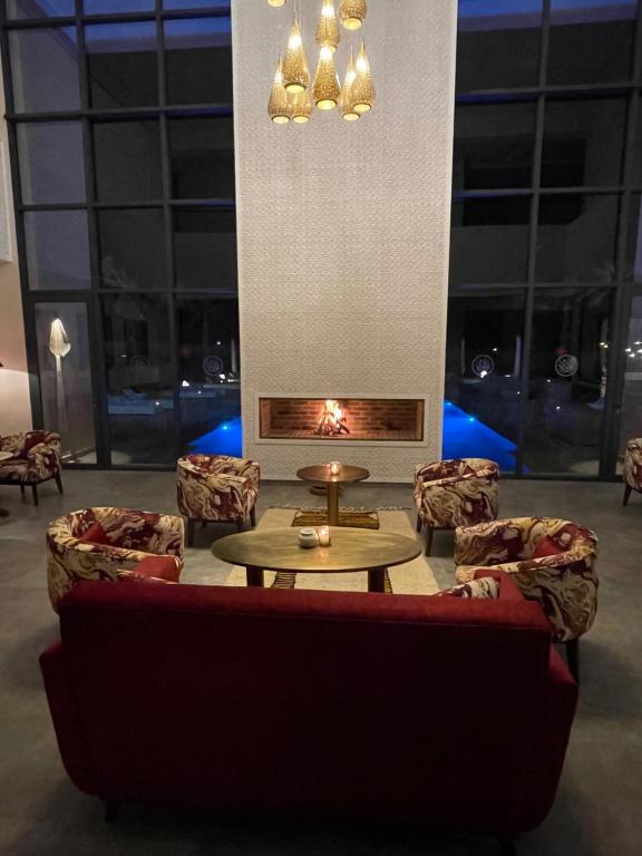 Posezení v ubytování SUMAHAN SUITES & SPA