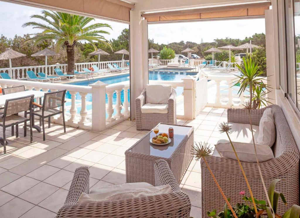 Roquetes Bungalows Premium - Formentera Break, Es Pujols ...