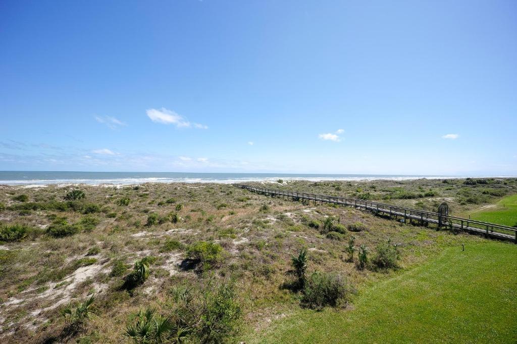 Sea Place 11205, 2 Bedrooms, Beach Front, Pool, Tennis, WiFi, Sleeps 6 - Appartamento