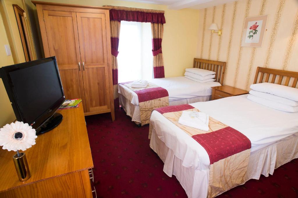 The Highwayman Inn - Twin Room