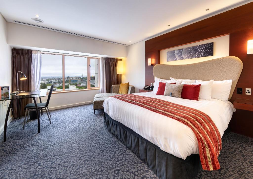 Postel nebo postele na pokoji v ubytování Crowne Plaza Auckland by IHG