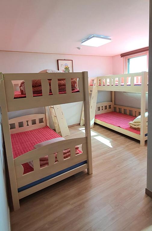 Gilson Guesthouse - Lit Dans Une Salle De Dortoir Masculin à 4 Lits