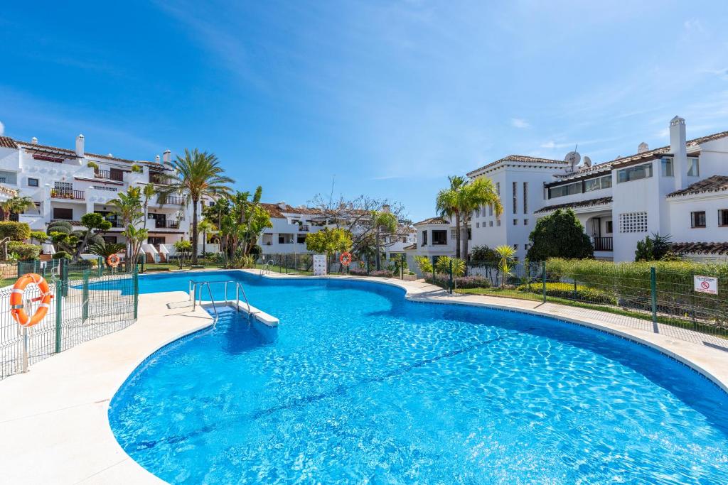 Bazén v ubytování Finca San Antonio Holiday Rental nebo v jeho okolí