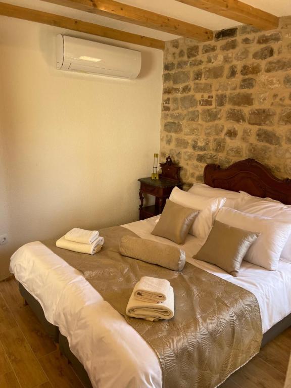 Postel nebo postele na pokoji v ubytování Castle Inn