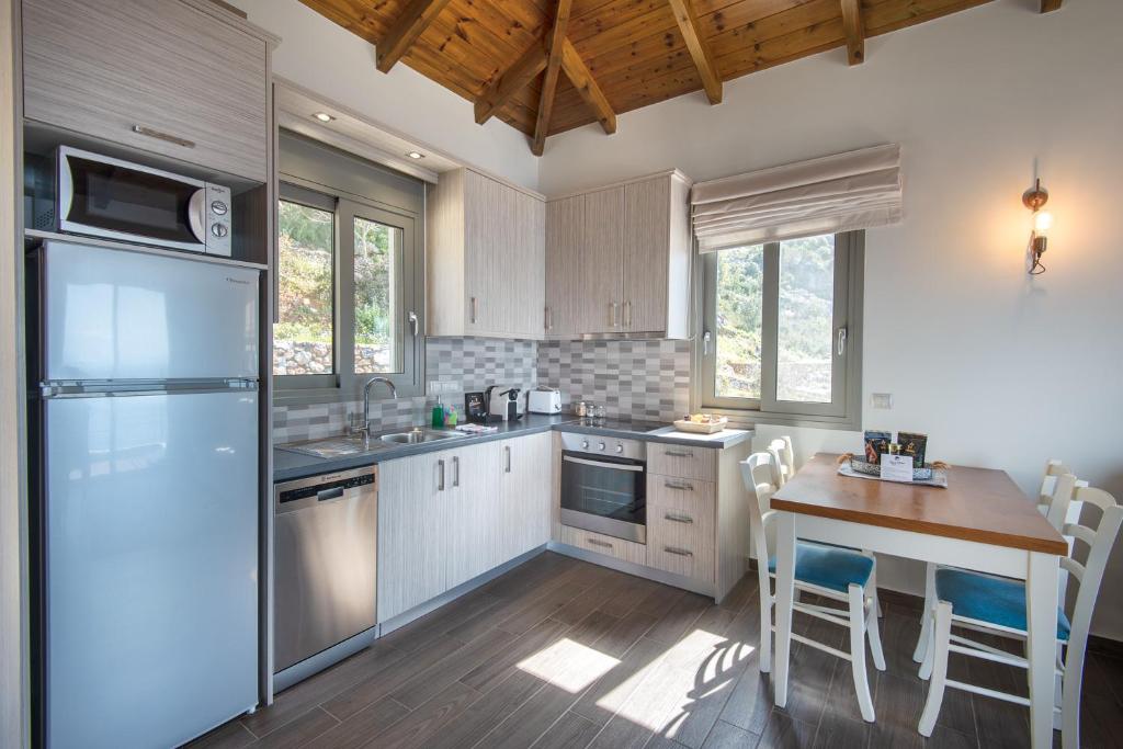 Kuchyňa alebo kuchynka v ubytovaní Bay View GuestHouses