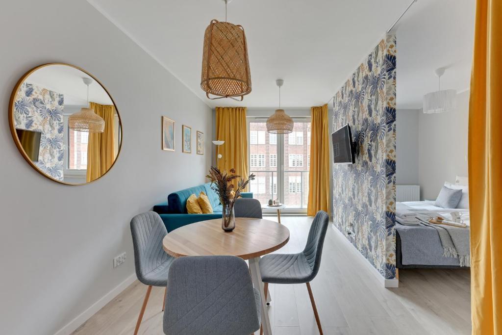 Aura 40 City Center & Free Parking by Downtown Apartments - 3