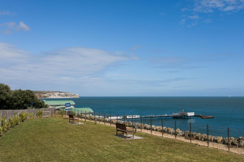 Royal Cliff Luxury Apartments Seabreeze, Sandown, UK