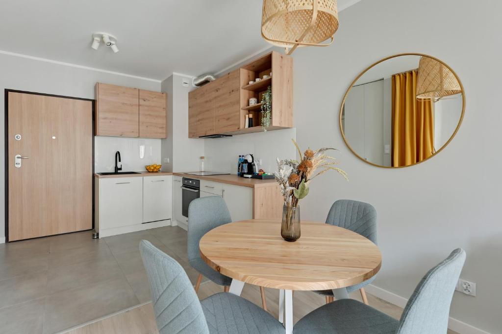 Aura 40 City Center & Free Parking by Downtown Apartments - 6