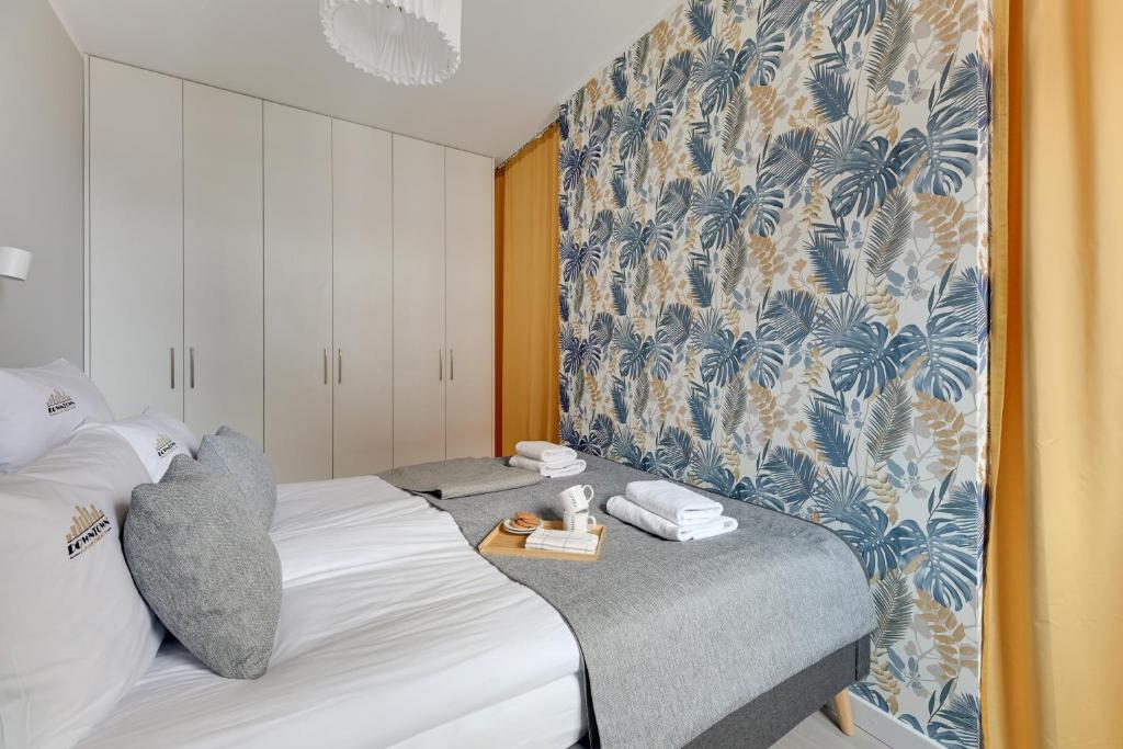 Aura 40 City Center & Free Parking by Downtown Apartments - 13