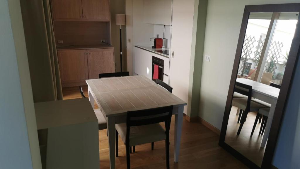 A kitchen or kitchenette at Appartamenti Vacanze Marina di Scarlino