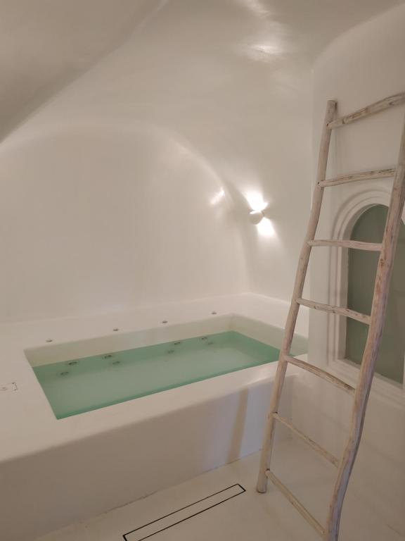 Oia Spirit Boutique Residences - Gran Suite Con Piscina Cubierta, Terraza Y Visión De Cúpulas Azules