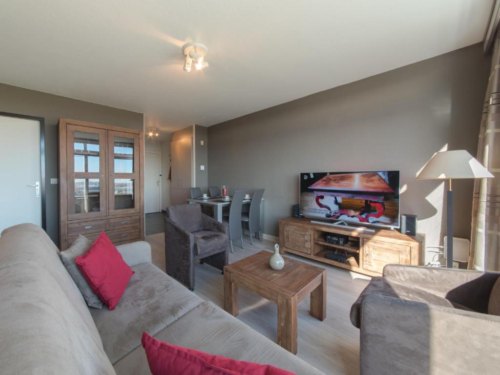 TV a/nebo společenská místnost v ubytování Apartment Astrid 64-902 by Interhome