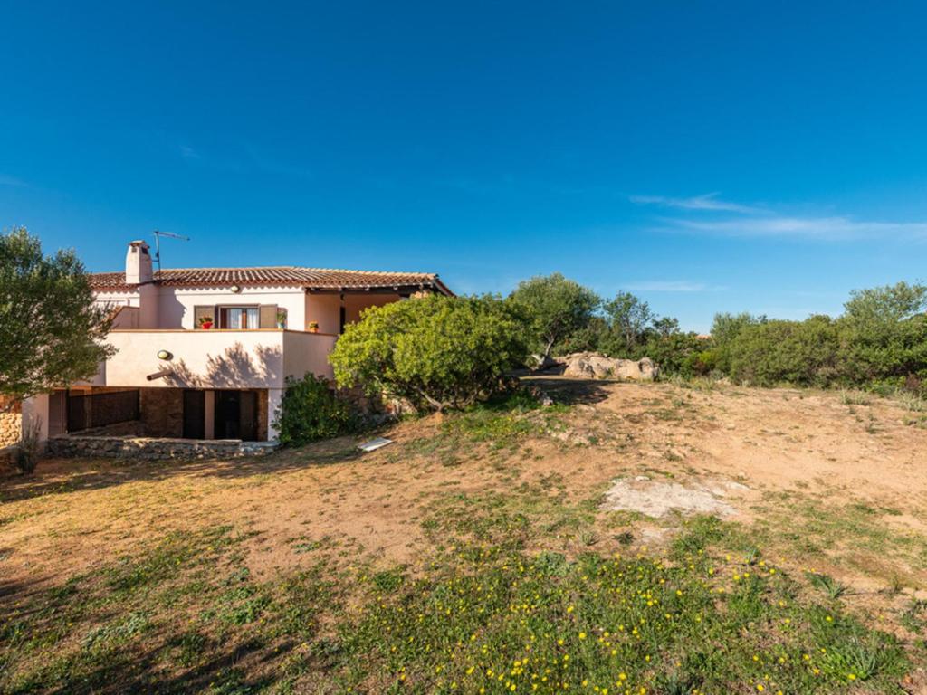 The building in which the holiday home is located