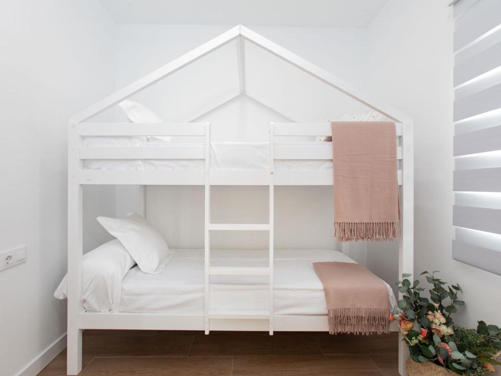 Posteľ alebo postele v izbe v ubytovaní Holiday Home Mediterraneo by Interhome