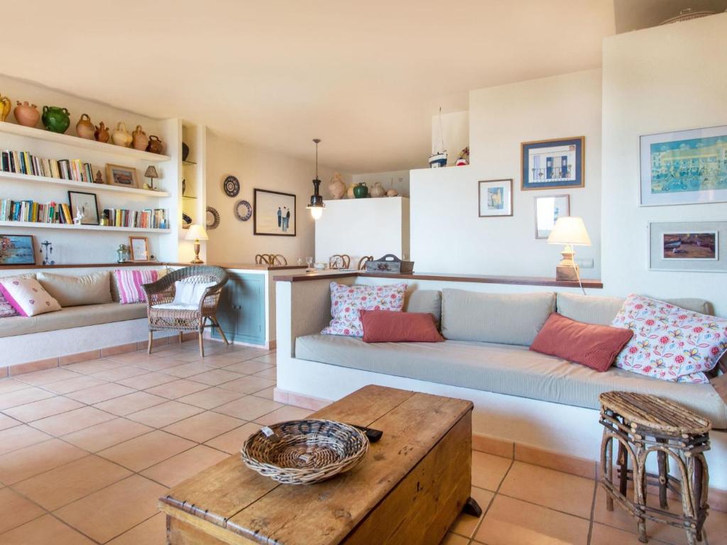 Posezení v ubytování Apartment Chelo by Interhome