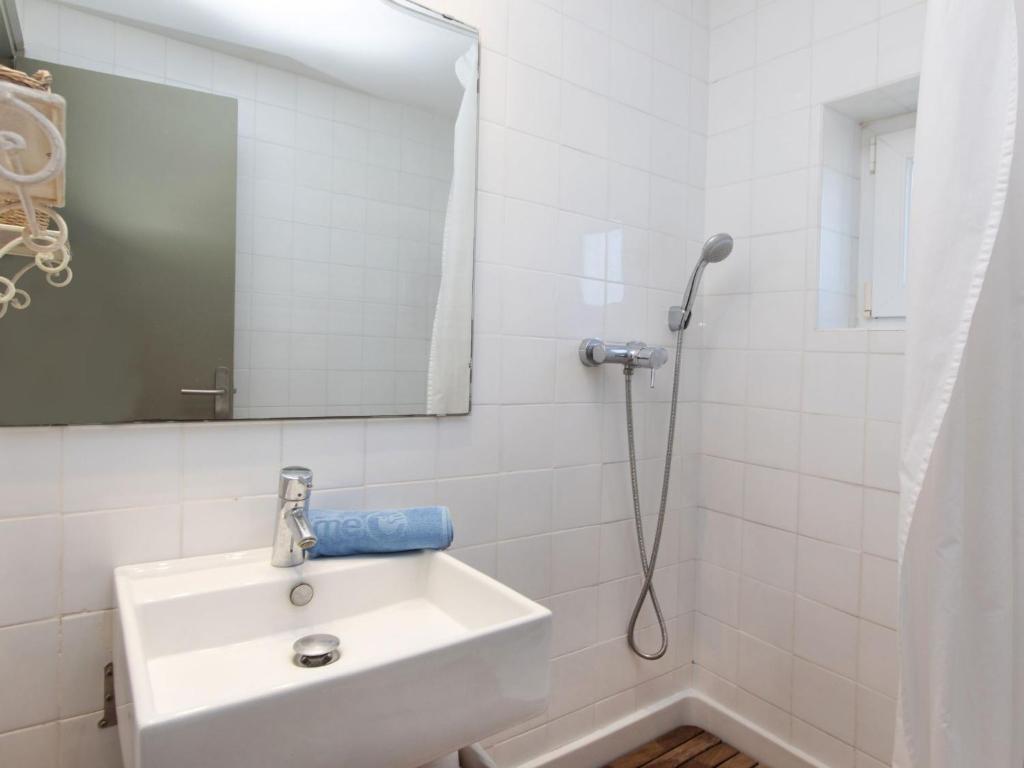 Koupelna v ubytování Apartment Chelo by Interhome