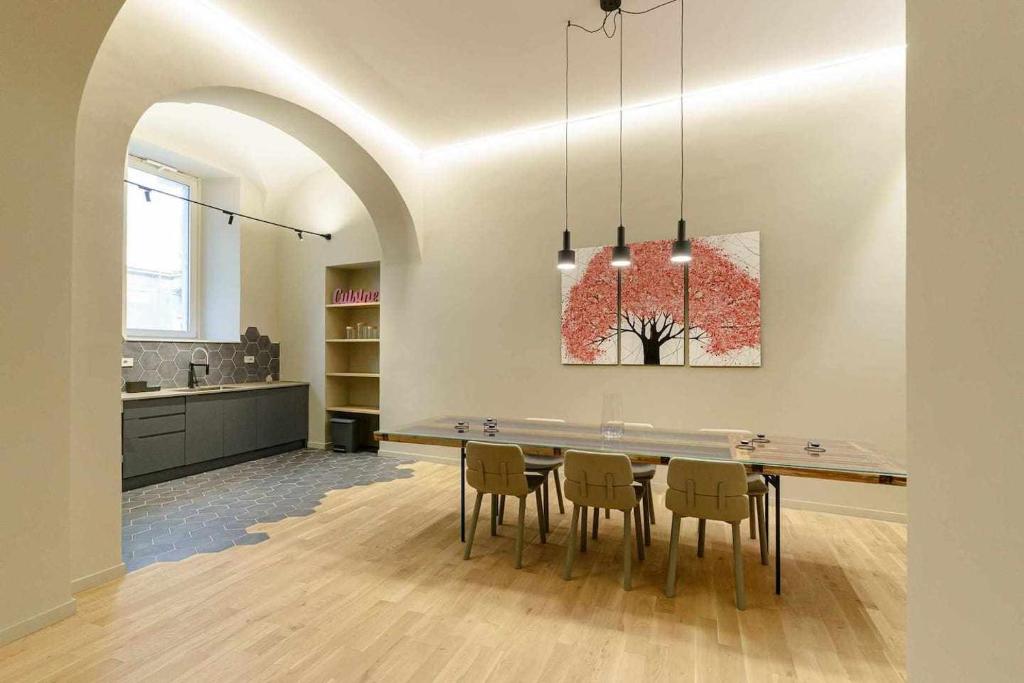 Kuchnia lub aneks kuchenny w obiekcie Crociferi Luxury Apartment
