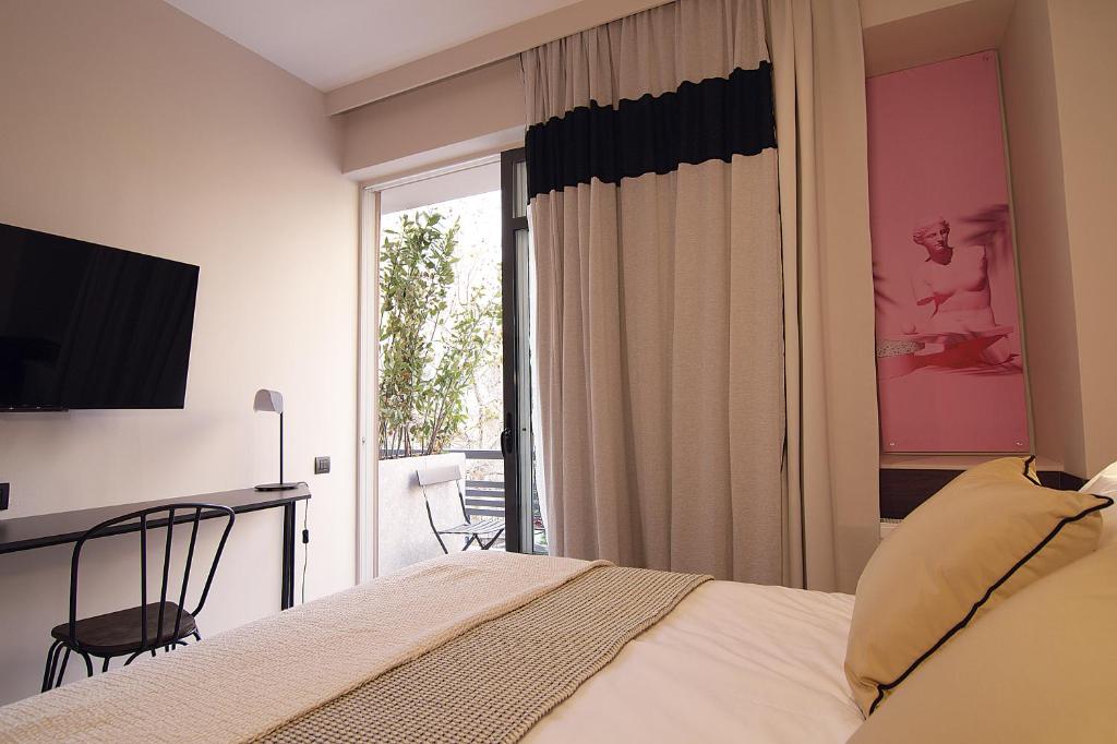 رزرو هتل، Cityzoe Athens Suites