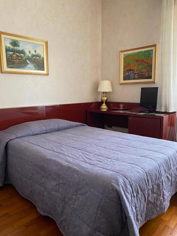 Hotel Master - Standard Single Room