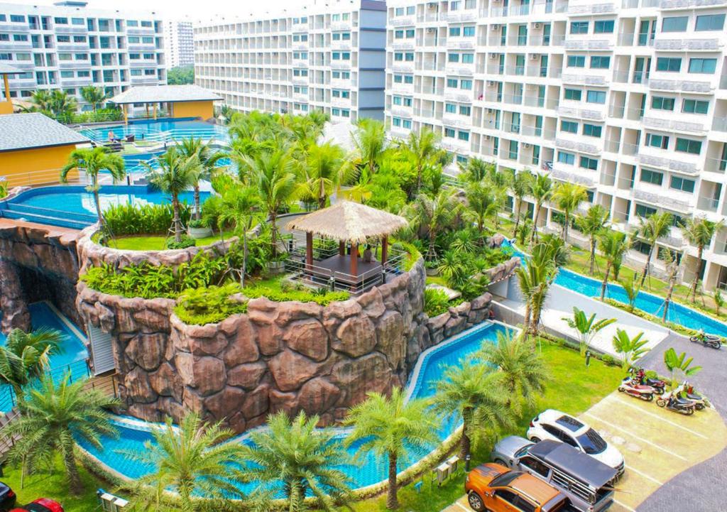 an aerial view of a resort with a pool at LAGUNA BEACH 3 MALDIVES in Jomtien Beach