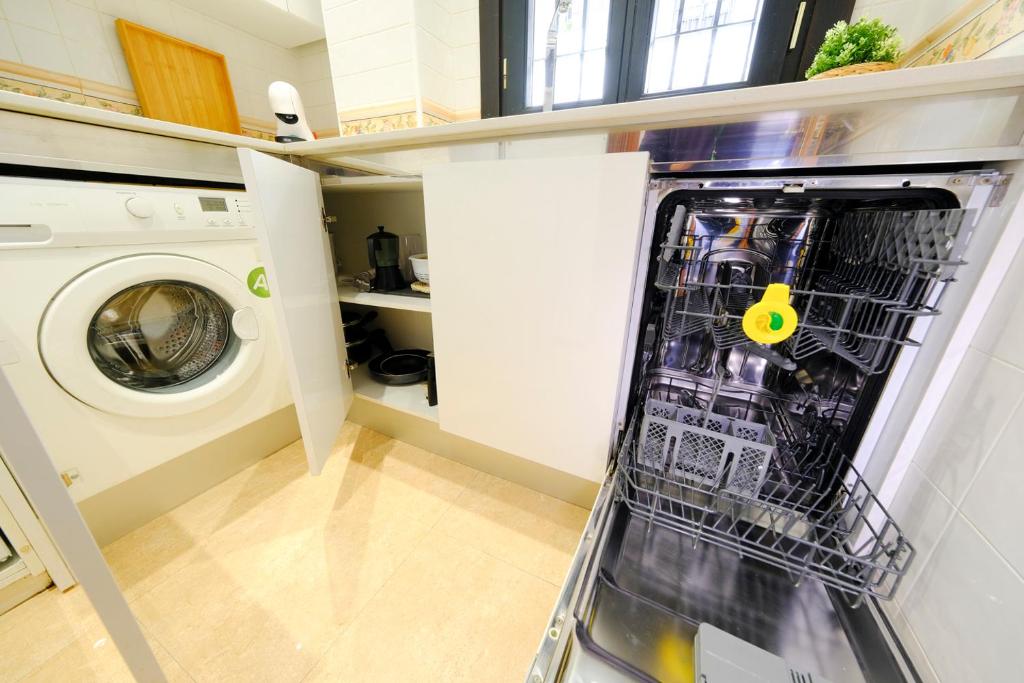 Patio Rialto Apartment - 12