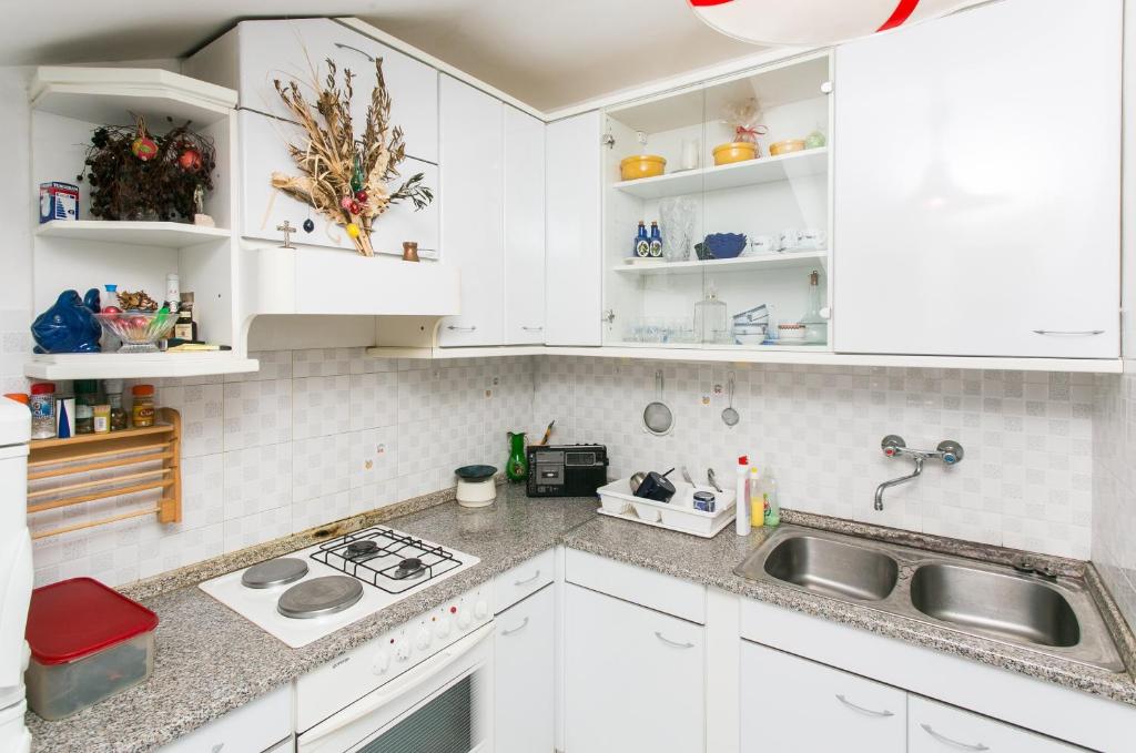 Kuchyňa alebo kuchynka v ubytovaní Apartment Bor