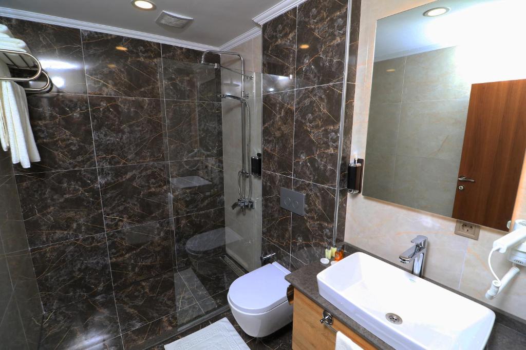 Bayrak Grand Hotel - Chambre Triple Standarde