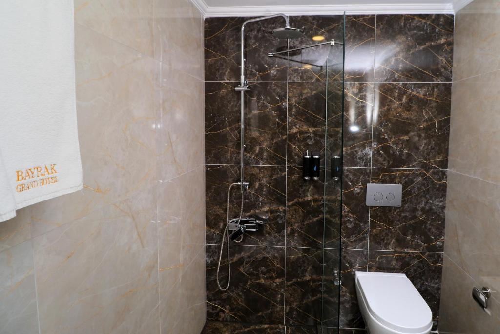Bayrak Grand Hotel - Chambre Triple De Luxe