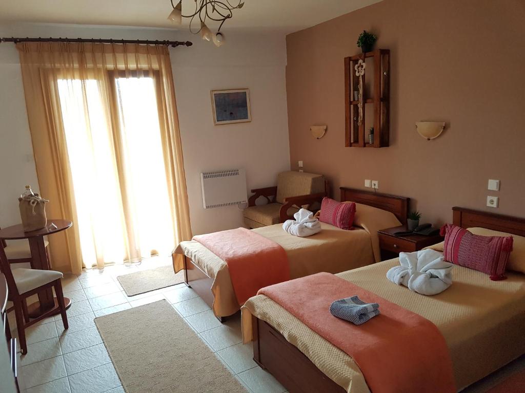 Hotel Metoxi - Budget Twin Room