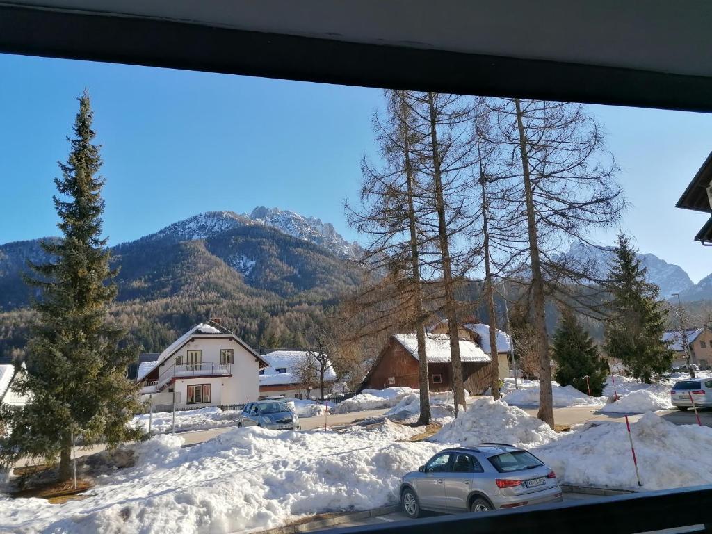 Nespecifikovaný výhled na hory nebo výhled na hory při pohledu z apartmánu