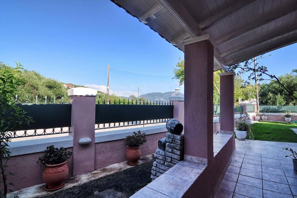 Balkón nebo terasa v ubytování Villa Meli Afionas Corfu