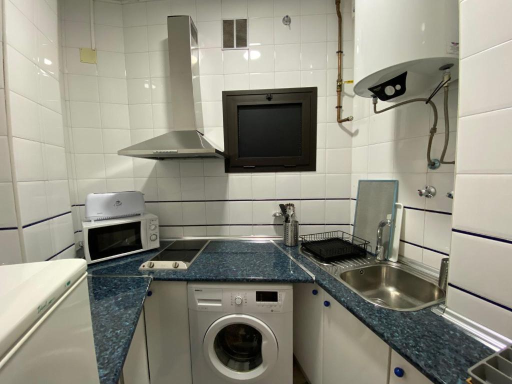 A kitchen or kitchenette at Premium Center Alameda