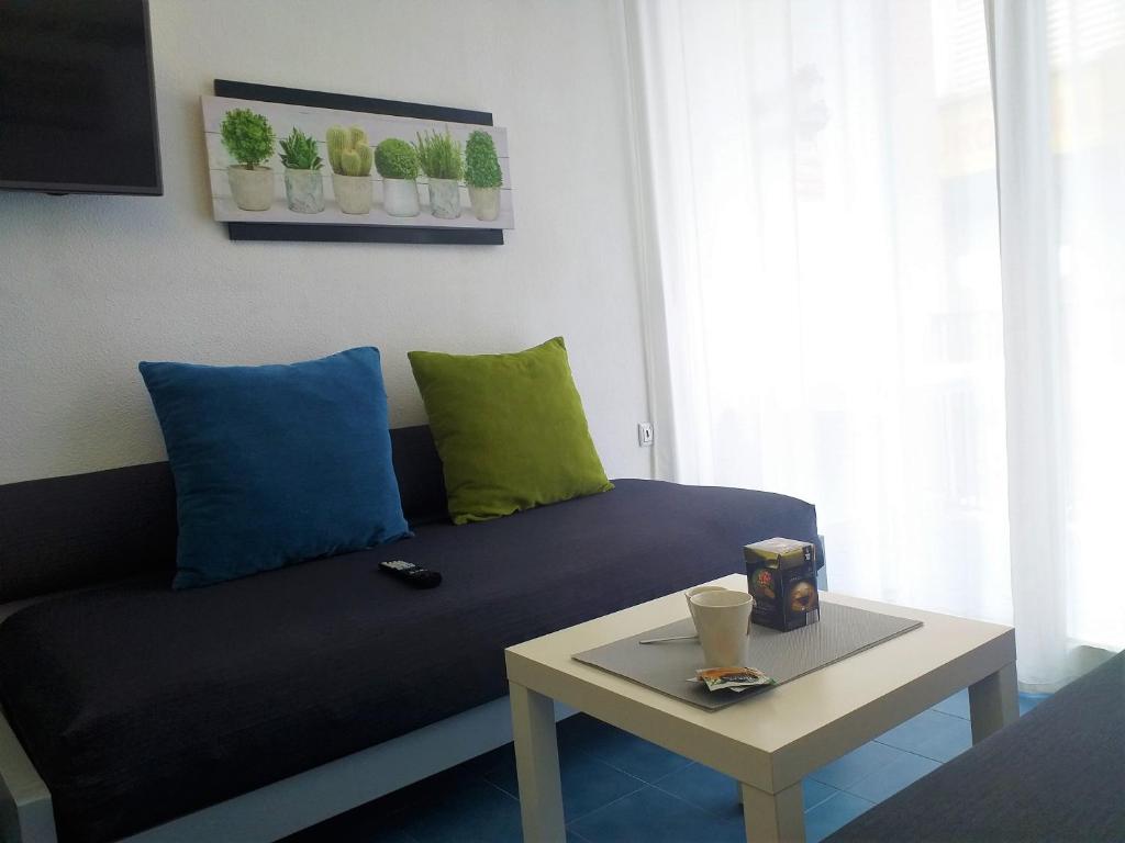 Posezení v ubytování APARTAMENTO con TERRAZA VISTAS AL MAR