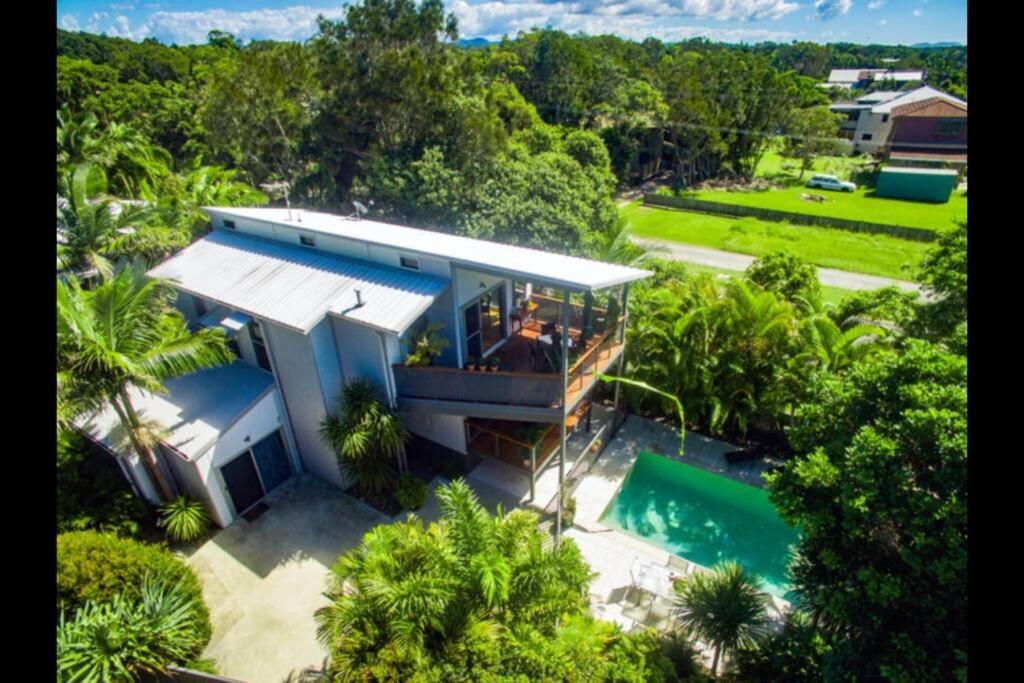 THE OASIS Luxury Across The Road From The Beach, South Golden Beach