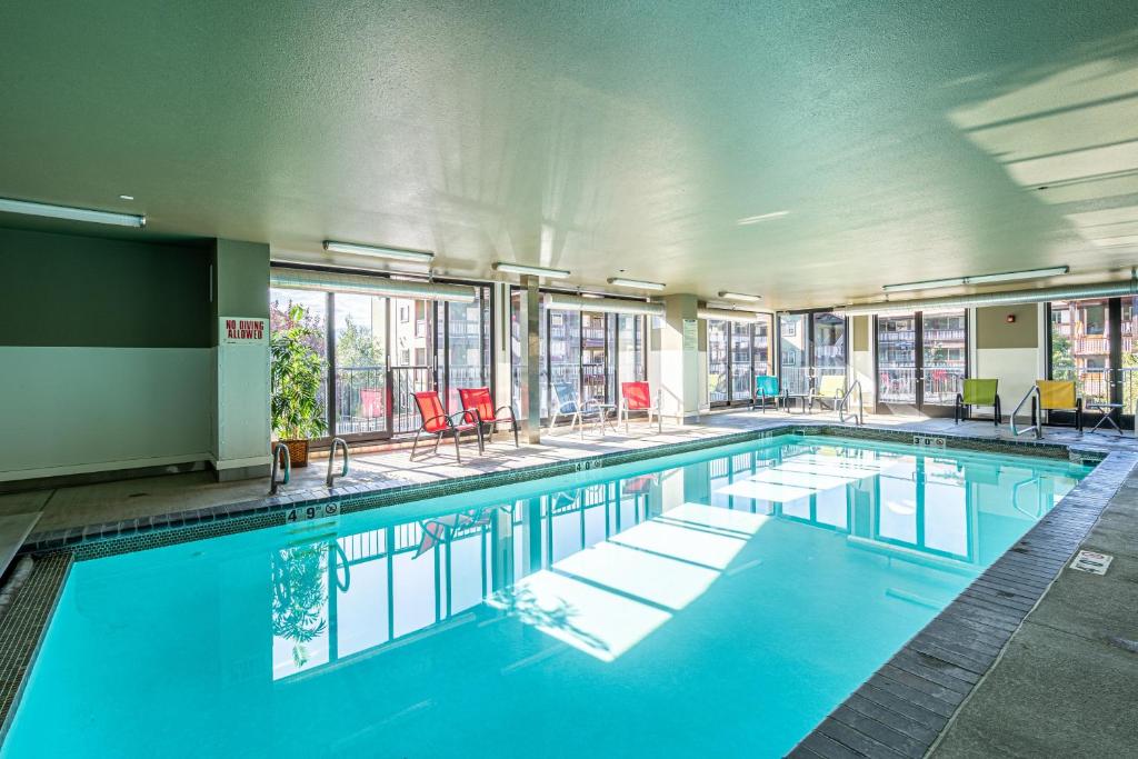 Luxury Lake View Condo, Heated Pool, Hot Tub, and BBQ, Chelan (updated ...