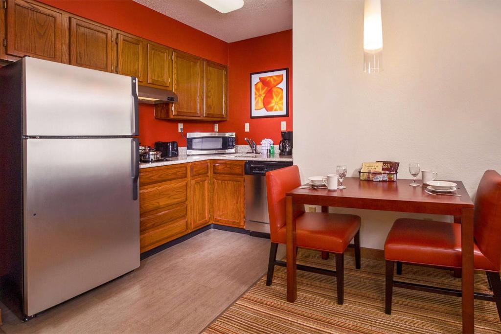 Sonesta ES Suites Charlottesville University photo