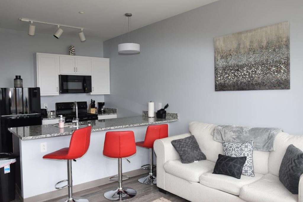 Warm & Cozy 1 bedroom downtown condo with amazing views - Housity