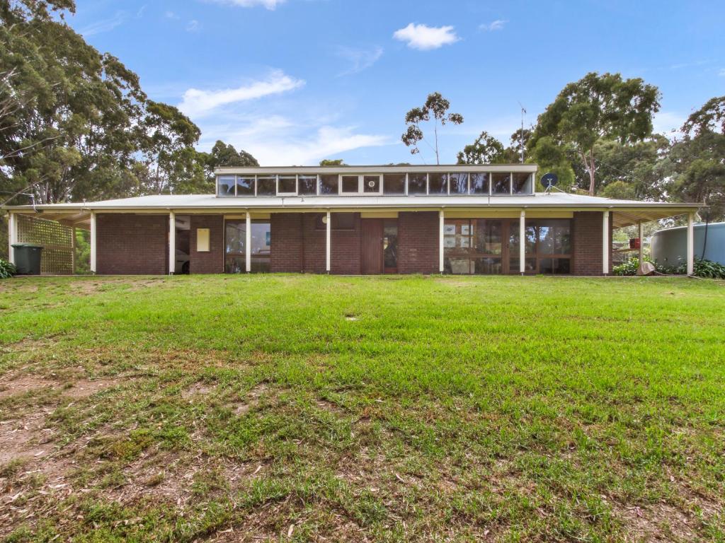an image of a house with a large yard at Aruma - Peaceful Metung Getaway in Metung
